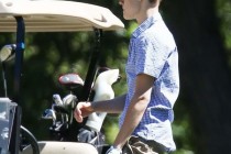 Has Justin Bieber shown it is time for golf clubs to lift mobile phone bans?